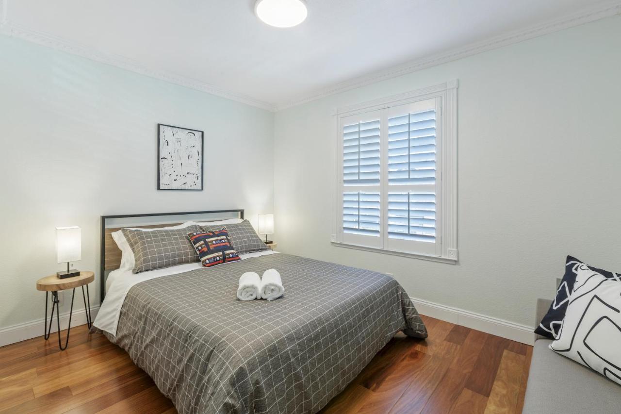 @ Marbella Lane - Buckingham Place Laundry + P Pacifica Extérieur photo
